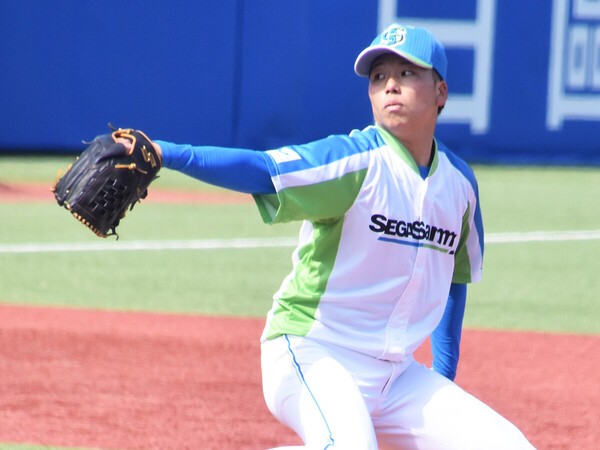 ドラフト候補のセガサミー・尾崎完太　photo by Kikuchi Takahiro