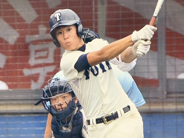３年夏の大阪大会決勝で先制のタイムリーを放った福森大翔さん　写真は本人提供