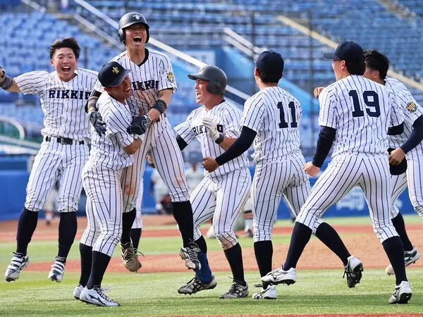 今春のリーグ戦でここまでサヨナラ勝ち３回と粘り強さを発揮している立教大　photo by Ohtomo Yoshiyuki