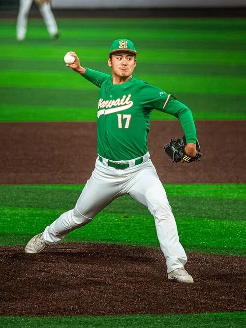 大谷と同じ「17」は高校時代に由来するという武元　photo by Hawaii Athletics