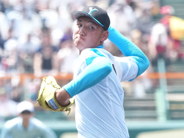 山梨学院の大型右腕・菰田陽生　photo by Matsuhashi Ryuki