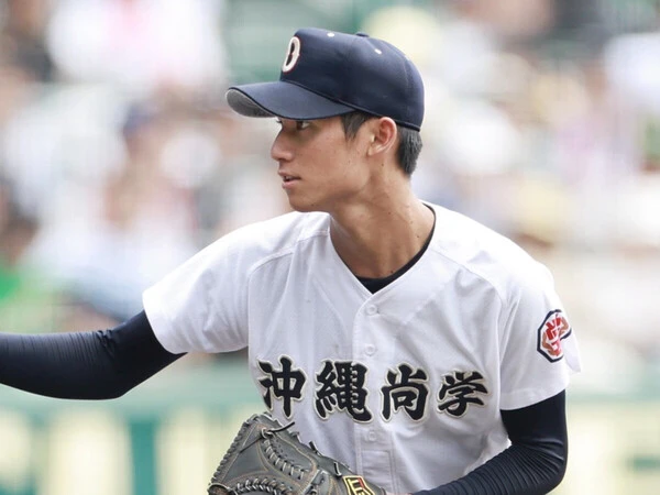 末吉良丞とともに沖縄尚学のマウンドを守った新垣有絃　photo by Koike Yoshihiro