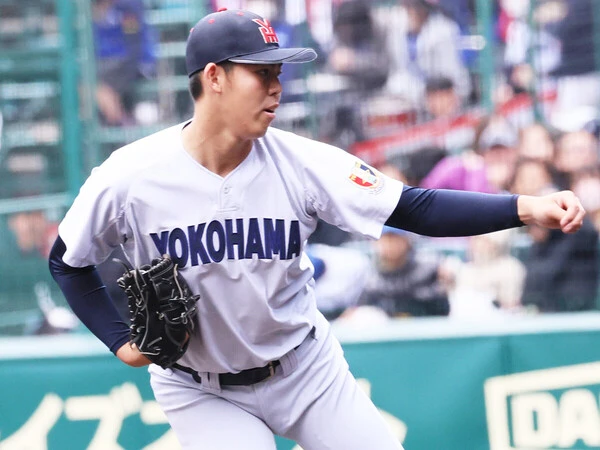 最速146キロを誇る横浜の片山大輔　photo by Ohtomo Yoshiyuki