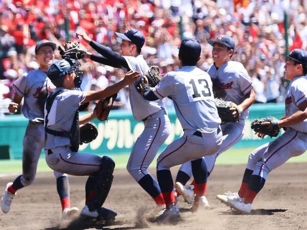 昨年夏の甲子園を制した京都国際。今夏は連覇の期待がかかる　photo by Ohtoimo Yoshiyuki