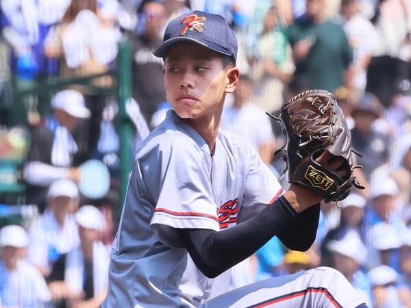 昨年夏の甲子園で日本一に貢献した京都国際・西村一毅　photo by Ohtomo Yoshiyuki