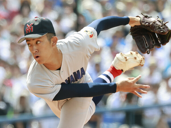 ２年生ながら完成度の高い投球が魅力の横浜・織田翔希　photo by Koike Yoshihiro