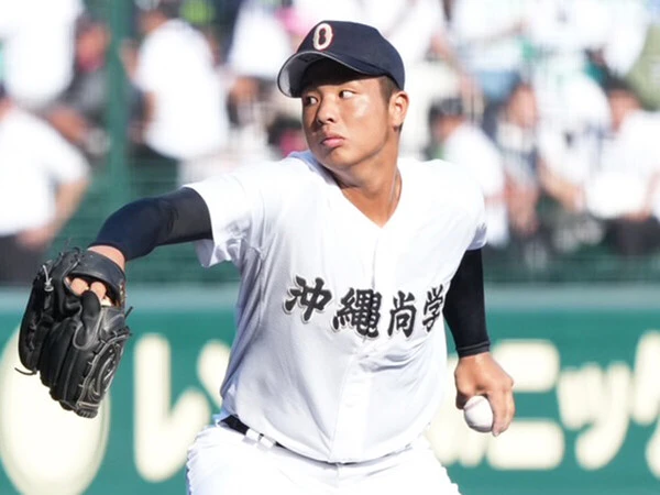 沖縄尚学の２年生エース・末吉良丞　photo by Matsuhashi Ryuki