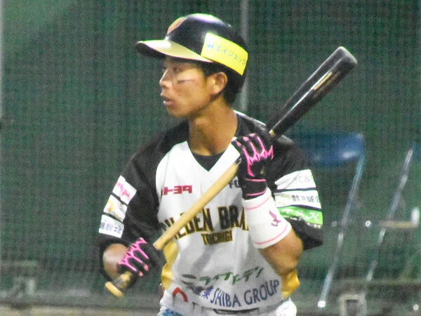 俊足巧打の栃木ゴールデンブレーブス・桃次郎　photo by Kikuchi Takahiro