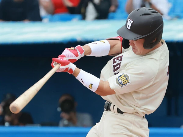 早稲田大の安打製造機・尾瀬雄大　photo by Sankei Visual