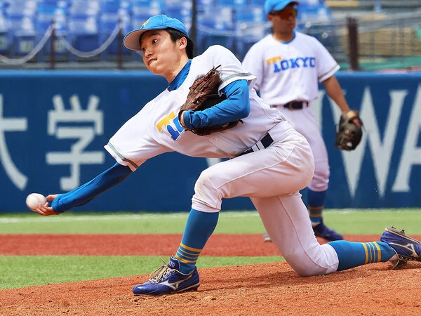 ロッテで活躍した渡辺俊介氏を父に持つ東大のサブマリン・渡辺向輝　photo by Ohtomo Yoshiyuki