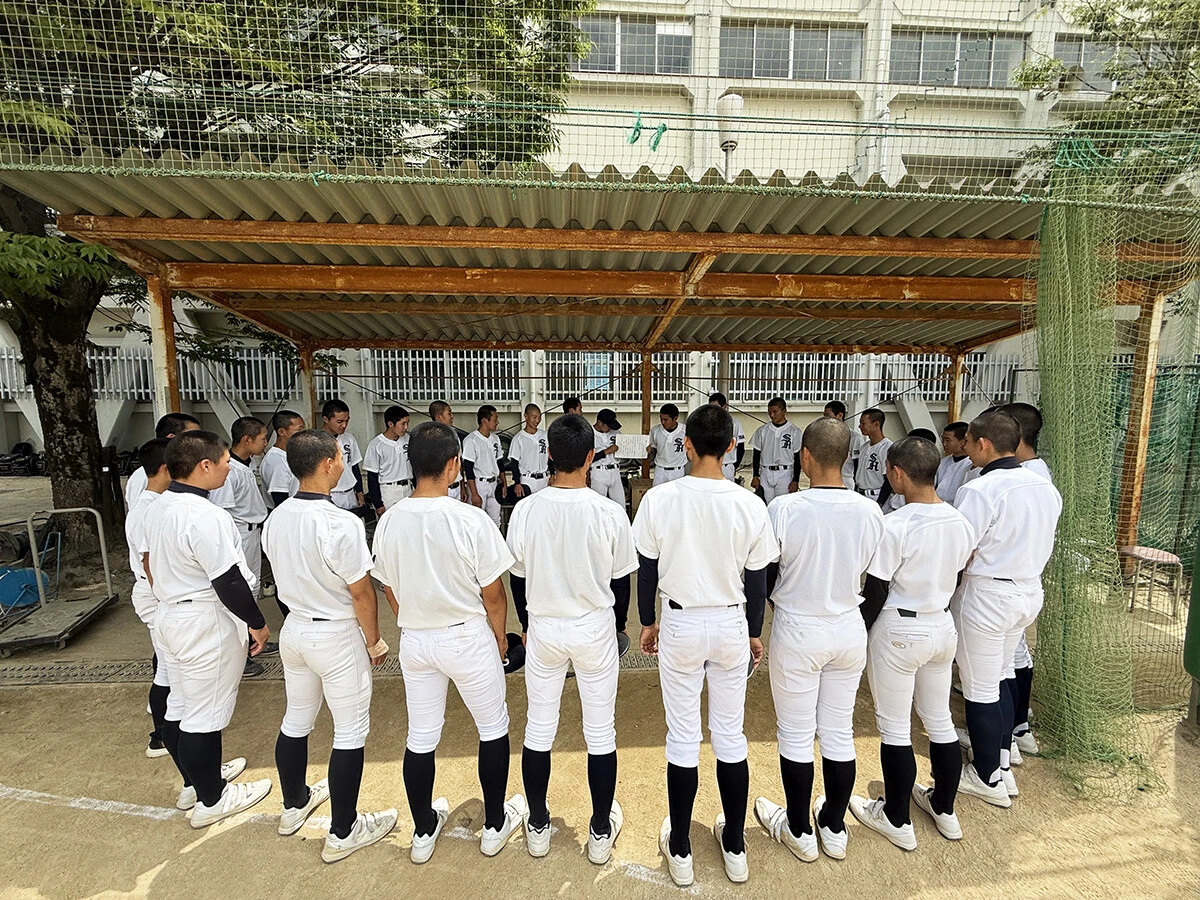 【高校野球】退部志願2度のエースも変えた 「野球５、野球以外５」で鍛える堺東・鈴木監督の熱血指導