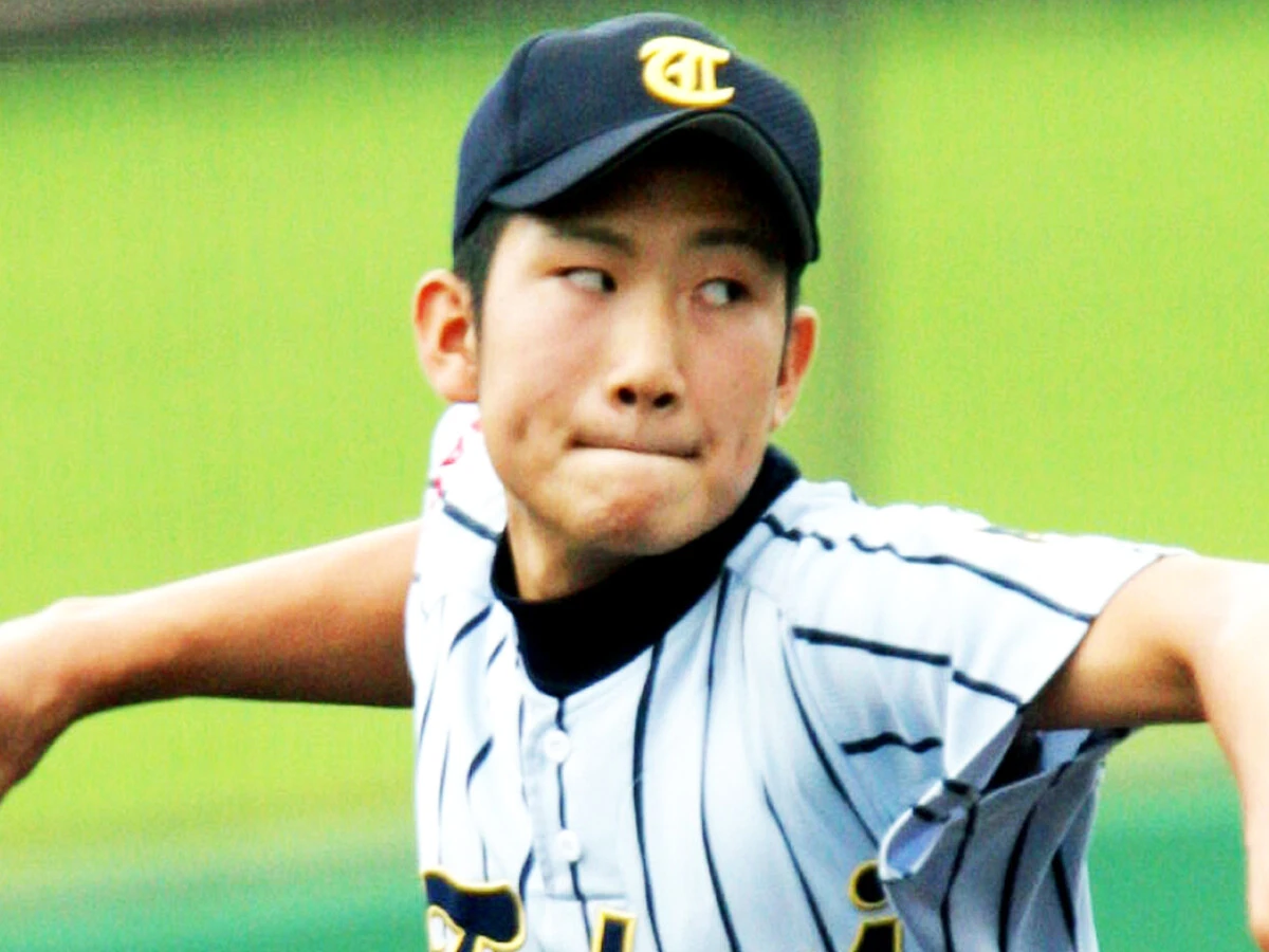 甲子園とは無縁だった菅野智之の高校時代 「話題ばかり先行する感じで......伯父の話になるのがイヤでした」