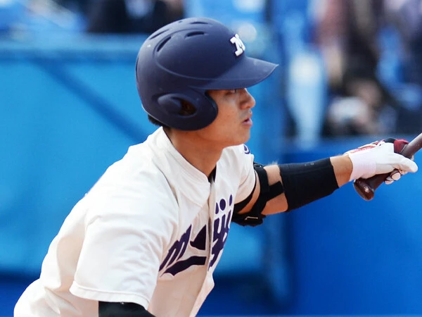 履正社から明治大に進み、2015年のドラフトで阪神から２位指名された坂本誠志郎　photo by Sankei Visual