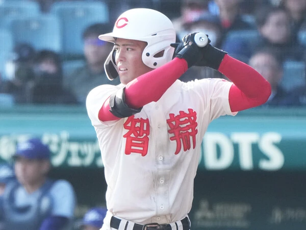 攻守でチームを牽引した智辯学園・角谷哲人　photo by Ryuki Matsuhashi