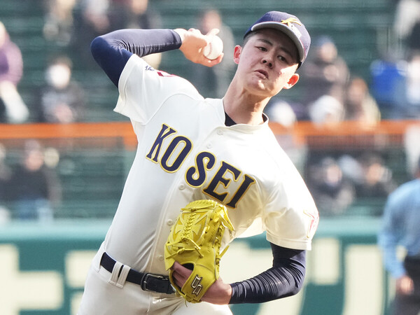 187センチの長身から投げ下ろす最速147キロの速球が武器の八戸学院光星の北口晃大　photo by Ryuki Matsuhashi