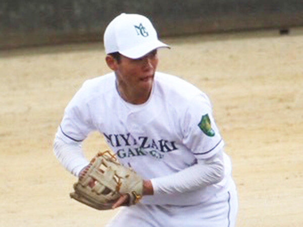 宮崎学園の大型遊撃手・久保田瑛大　写真は野球部提供