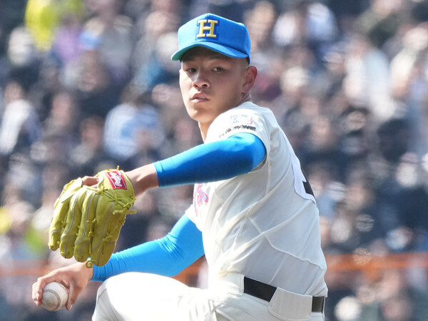 チームの選抜大会16年ぶりの勝利に貢献した花咲徳栄・黒川凌大　photo by Ryuki Matsuhashi