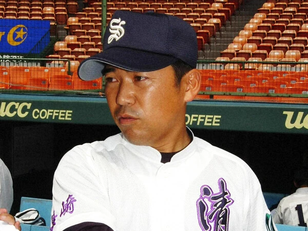 2005年夏、清峰高校を初の甲子園へと導いた吉田洸二監督　photo by Nikkan sports