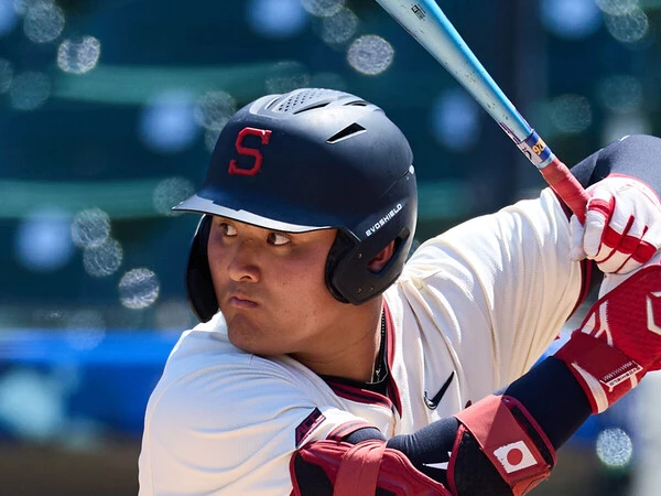 MLBドラフト後の選択が注目される佐々木　photo by AP/アフロ