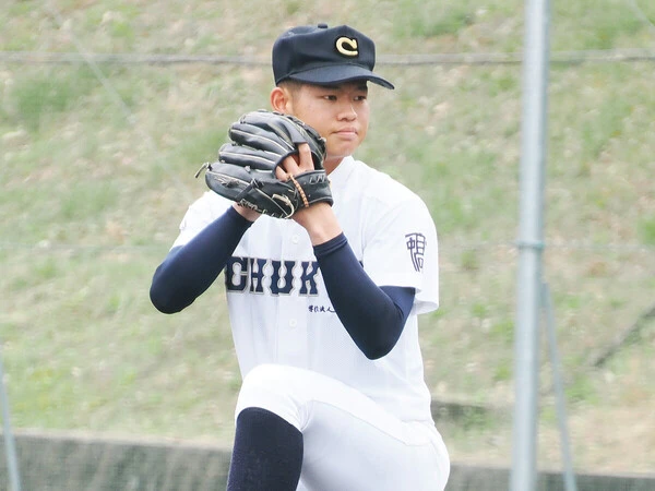 打者としても非凡な才能を見せる中京・鈴木悠悟　photo by Takahiro Kikuchi