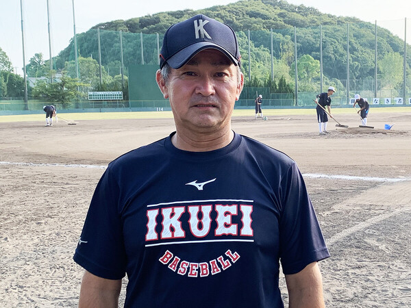2012年から母校である育英の指揮を執る安田聖寛監督　photo by Katsuharu Uchida