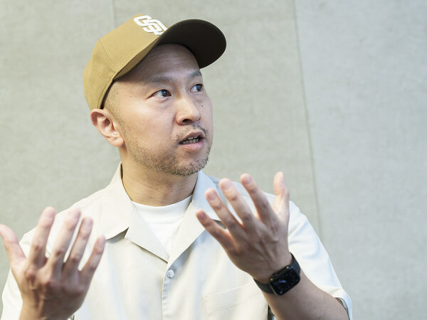 『週刊ヤングジャンプ』にて「BUNGO−unreal−」を連載中の二宮裕次先生　photo by Masashige Ogata