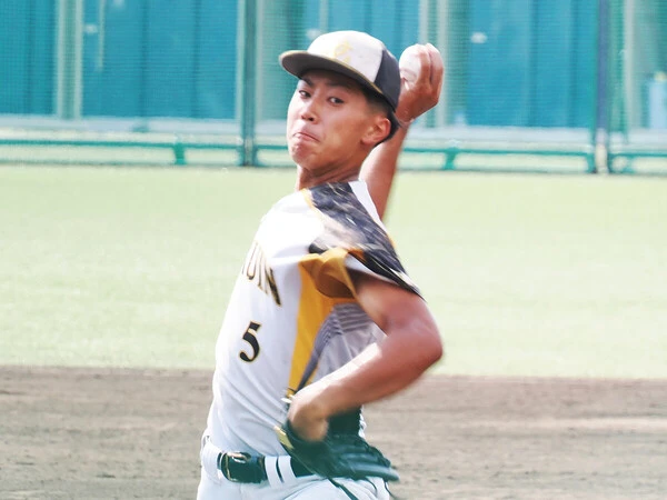 最速154キロを誇る大阪学院大高・林将輝　photo by Takahiro Kikuchi