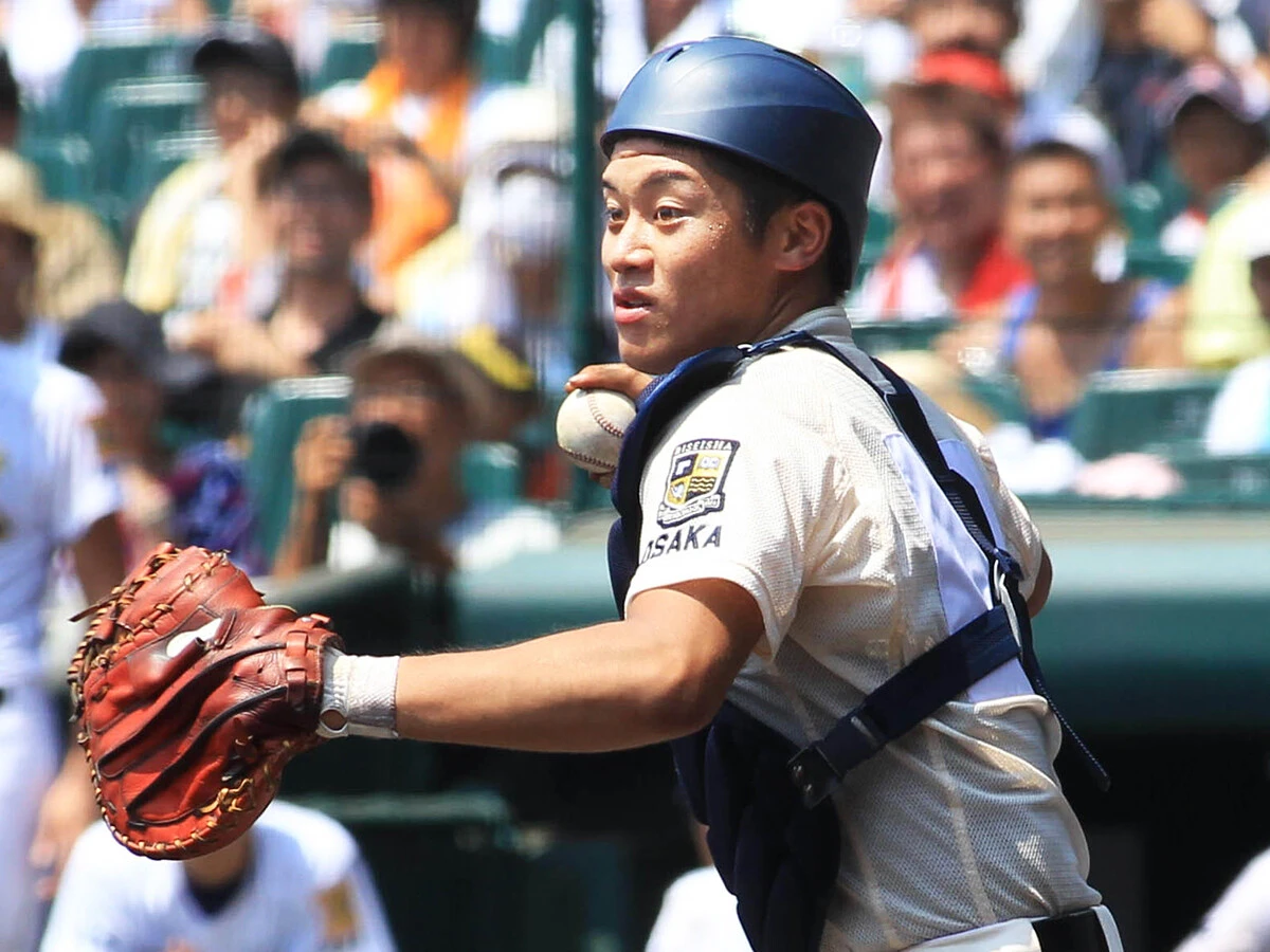 「投手のよさを引き出す捕手」はいかにして生まれたか　履正社の坂本誠志郎が侍ジャパンの守りの要になるまで