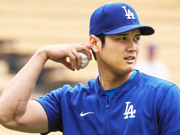 今季は打者に専念した大谷翔平だが、来季は再び二刀流が見られるのか注目だ　photo by ROBERT GAUTHIER／ロサンゼルス・タイムズ