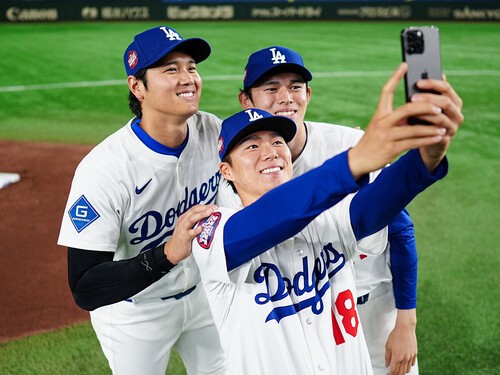 ドジャースの日本人トリオは三者三様、今期に期待を持たせるプレーを日本で見せた　photo by Getty Images