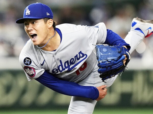 沢村賞を過去３年連続で受賞している山本由伸　photo by AFLO