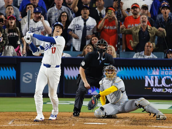 リーグチャンピオンシップ第４戦に「１番・投手兼DH」で出場した大谷翔平は３本塁打、７回途中無失点10奪三振の活躍でワールドシリーズ進出を決めたphoto by Los Angeles Times