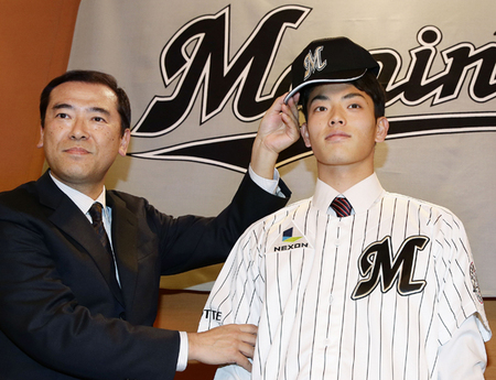 昨年秋のドラフトでロッテから２位で指名を受け、京大初のプロ野球選手となった田中英祐