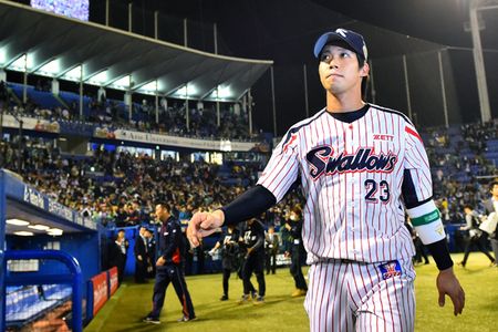 シリーズ第３戦で史上初の１試合３打席連続本塁打を放った山田哲人