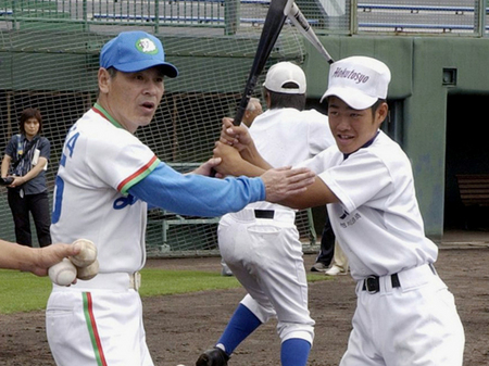 現在は野球教室を中心に少年たちの指導を行なっている大田卓司
