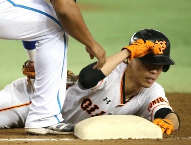 これが代走屋の魂だ 鈴木尚広が明かす ラストプレーの真実 プロ野球 集英社のスポーツ総合雑誌 スポルティーバ 公式サイト Web Sportiva