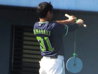 さらば ヤ戦病院 石井コーチの 悪魔の囁き でヤクルト戦士を改造中 プロ野球 集英社のスポーツ総合雑誌 スポルティーバ 公式サイト Web Sportiva