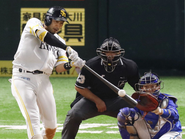 ここまで日本シリーズ２試合で８打数４安打と好調の柳田悠岐