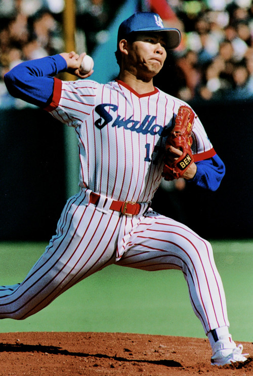 1993年の日本シリーズで力投する川崎憲次郎