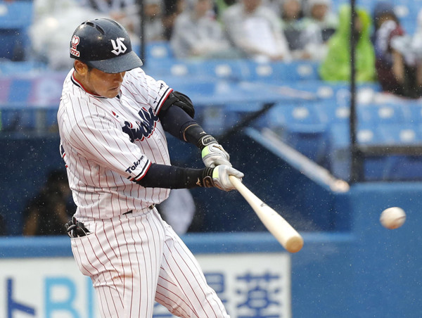 今シーズンは代打で高い成功率をおさめているヤクルト・荒木貴裕