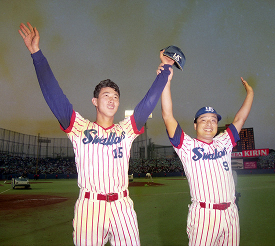 1992年の日本シリーズ初戦で完投勝利を挙げた岡林（左）と、サヨナラ本塁打を打った杉浦享（右）photo by Sankei Visual