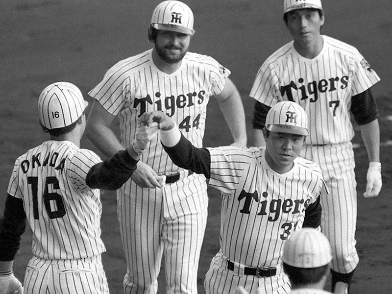 掛布 バースらが揃う阪神ベストナイン 八重樫幸雄が悩んだのは遊撃と外野 プロ野球 集英社のスポーツ総合雑誌 スポルティーバ 公式サイト Web Sportiva 掛布 バースらが揃う阪神ベストナイン 八重樫幸雄が悩んだのは遊撃と外野 プロ野球 集英社のスポーツ総合雑誌 スポルティーバ 公式サイト Web Sportiva
