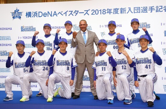 2017年ドラフト会議で指名を受けた寺田さん（左下）photo by Kyodo News