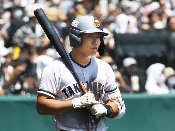 今夏の甲子園で3本塁打を放った高松商の浅野翔吾
