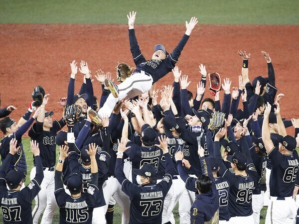 ヤクルトを下し、26年ぶりに日本一を達成したオリックス