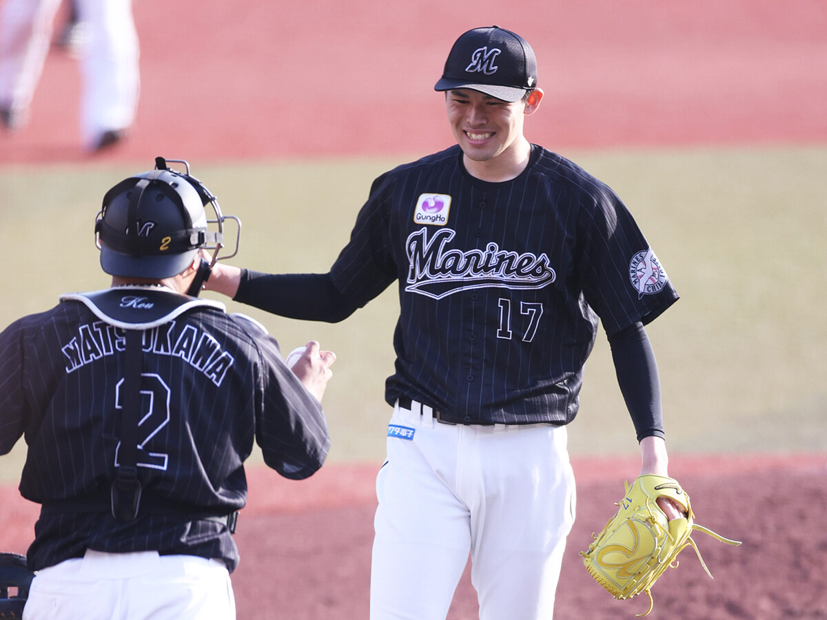 完全試合を達成、ロッテ・佐々木朗希の「恐るべき能力」。ジョニー黒木は「1年目のキャンプのキャッチボールで気づいた」