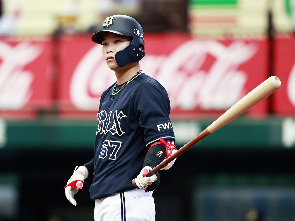 オリックス 中川圭太 ファンクラブ ピンバッジ - 小物