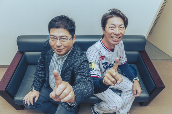 プロ野球の2024年シーズンを展望した髙津臣吾監督（右）と真中満氏