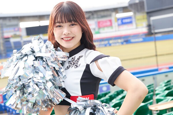 HIKARUさん。愛知県出身で、特技はプランク