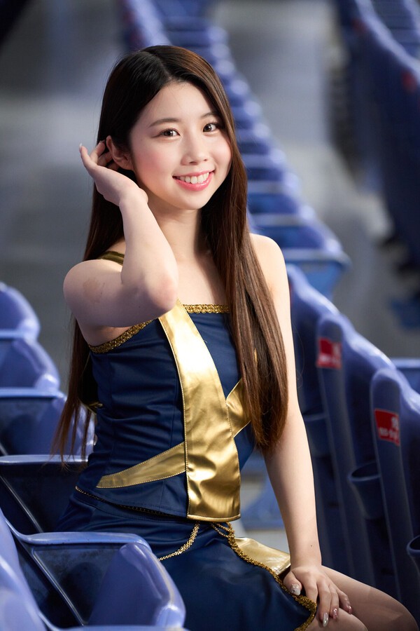 サブリーダーでパフォーマーのHIYORIさん。広島県出身の３年目